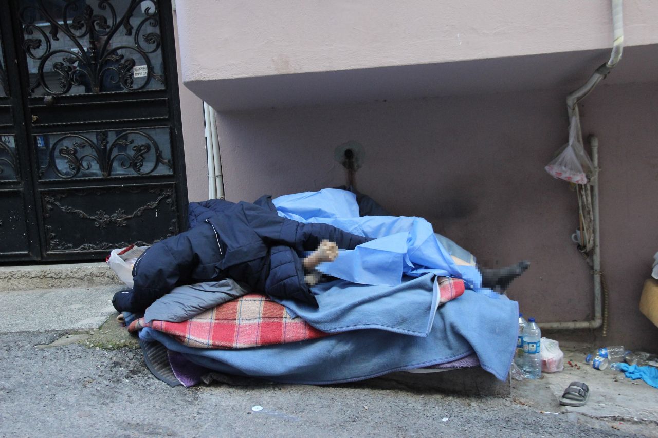 İzmir'de sokakta yaşayan adamın acı sonu