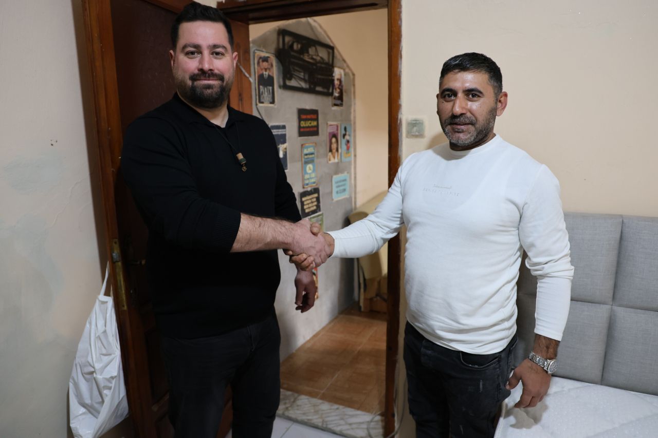 İzmir'de ilginç olay: Mağazada sızan adama uyuduğu yatak hediye edildi