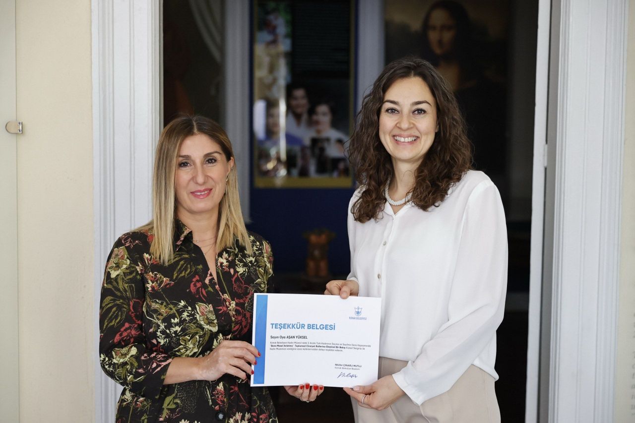 Bu sergi toplumsal rolleri hatırlatıyor