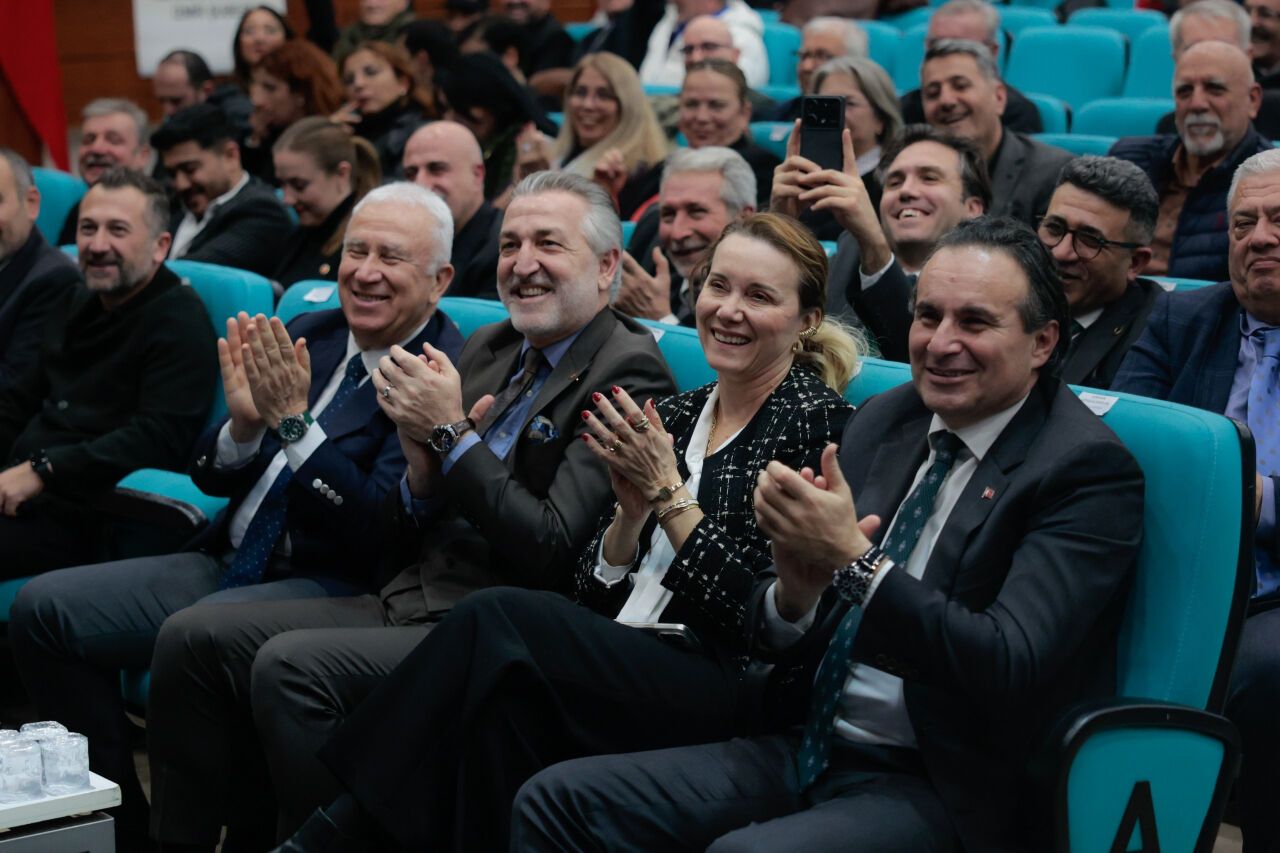 Konak'ta vefa gecesi: Spora emek verenler ödüllendirildi