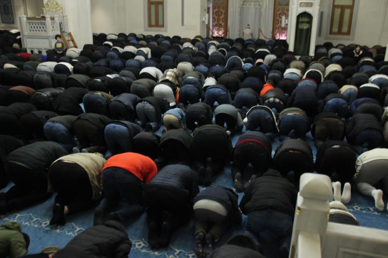 İzmir'de ramazan coşkusu: İlk teravih namazı kılındı