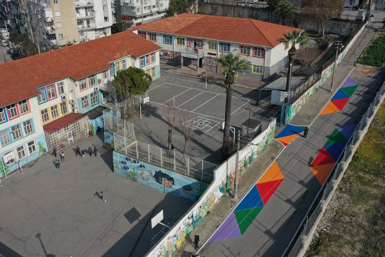 Konak'ta yaya güvenliği için renkli uygulama