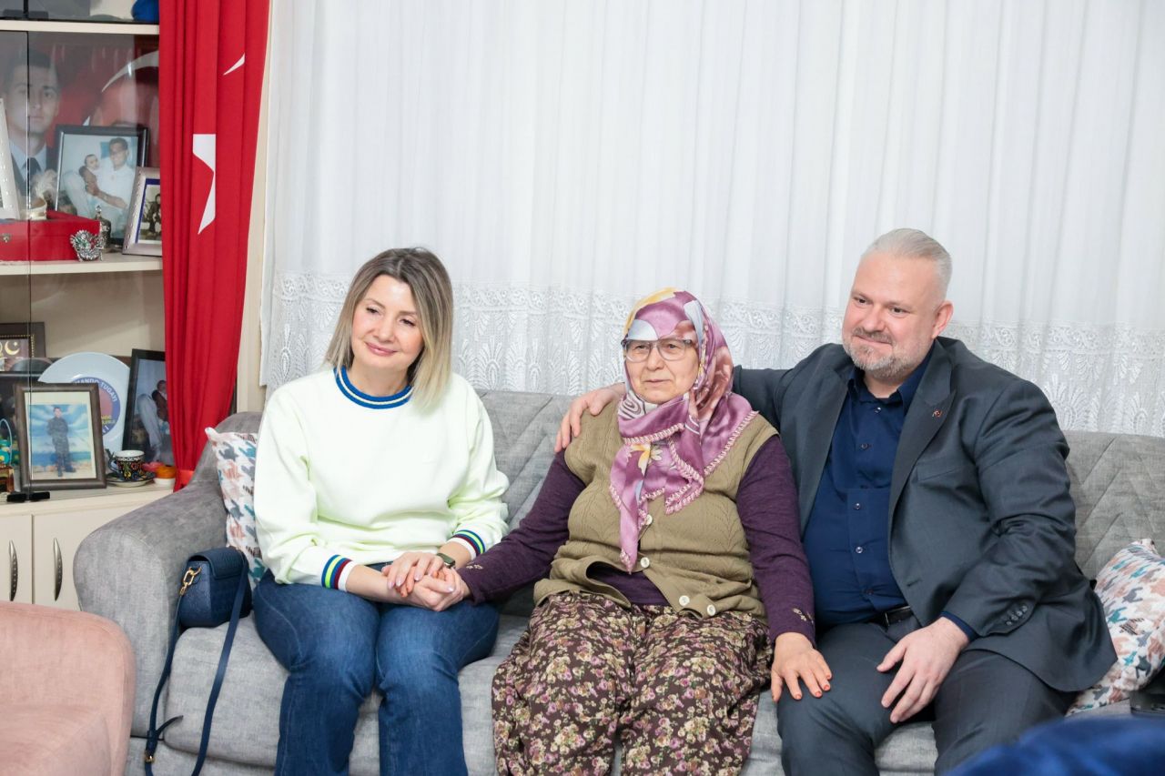 Yer sofrasında iftar | Anlamlı ziyaret