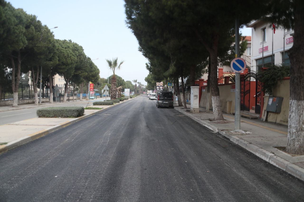 Urla'da asfalt ve parke atağı | Yollar modernleşiyor