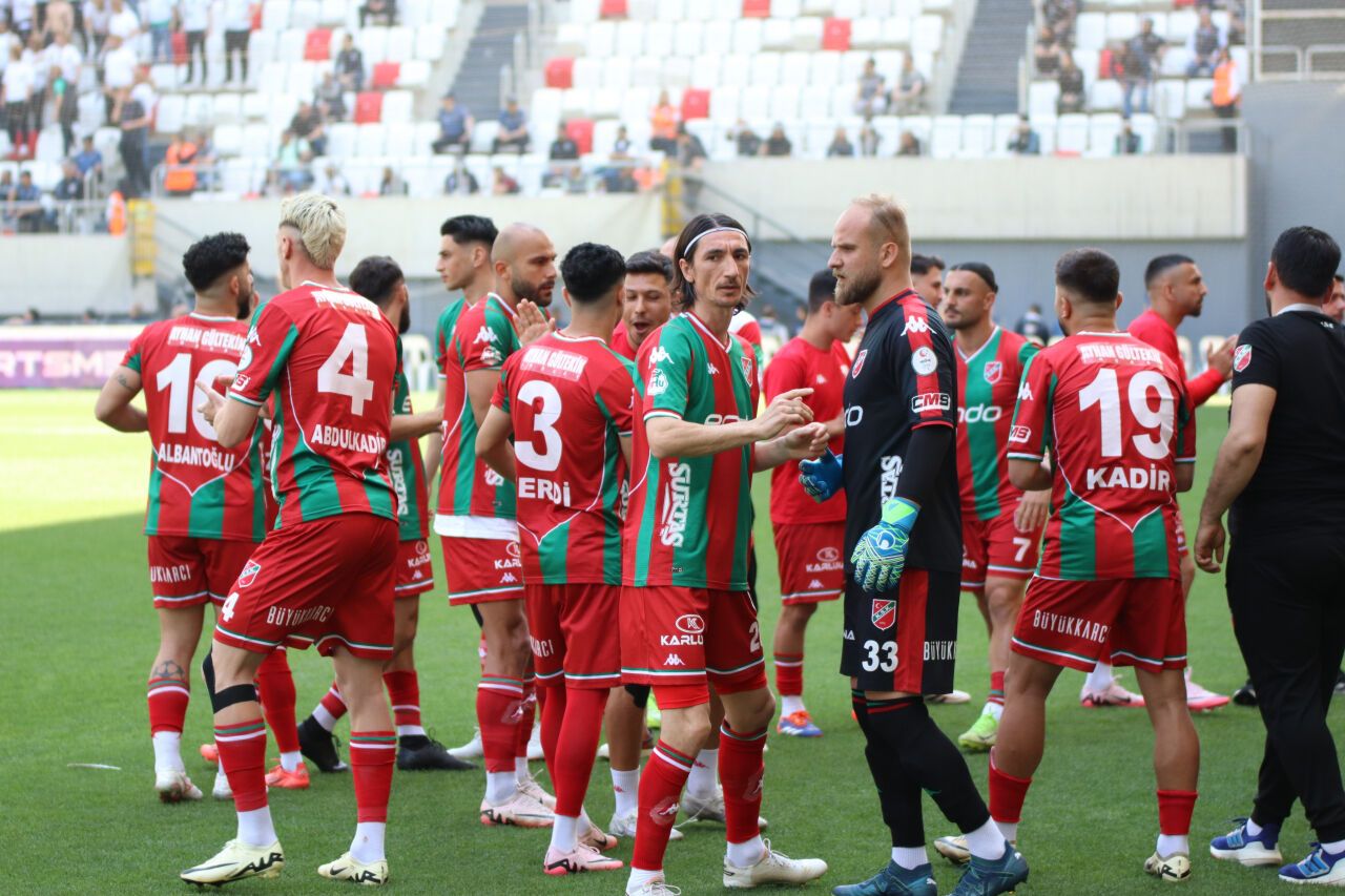 Karşıyaka Play-off'ta avantajlı: Hedef 2. Lig