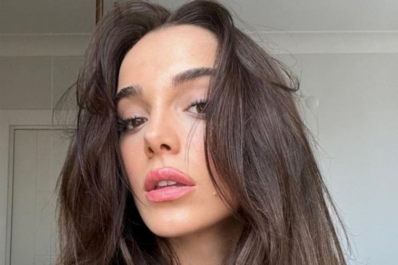 Yaz sezonunu açtı! Hafsanur Sancaktutan'ın cesur pozlarına beğeni yağdı