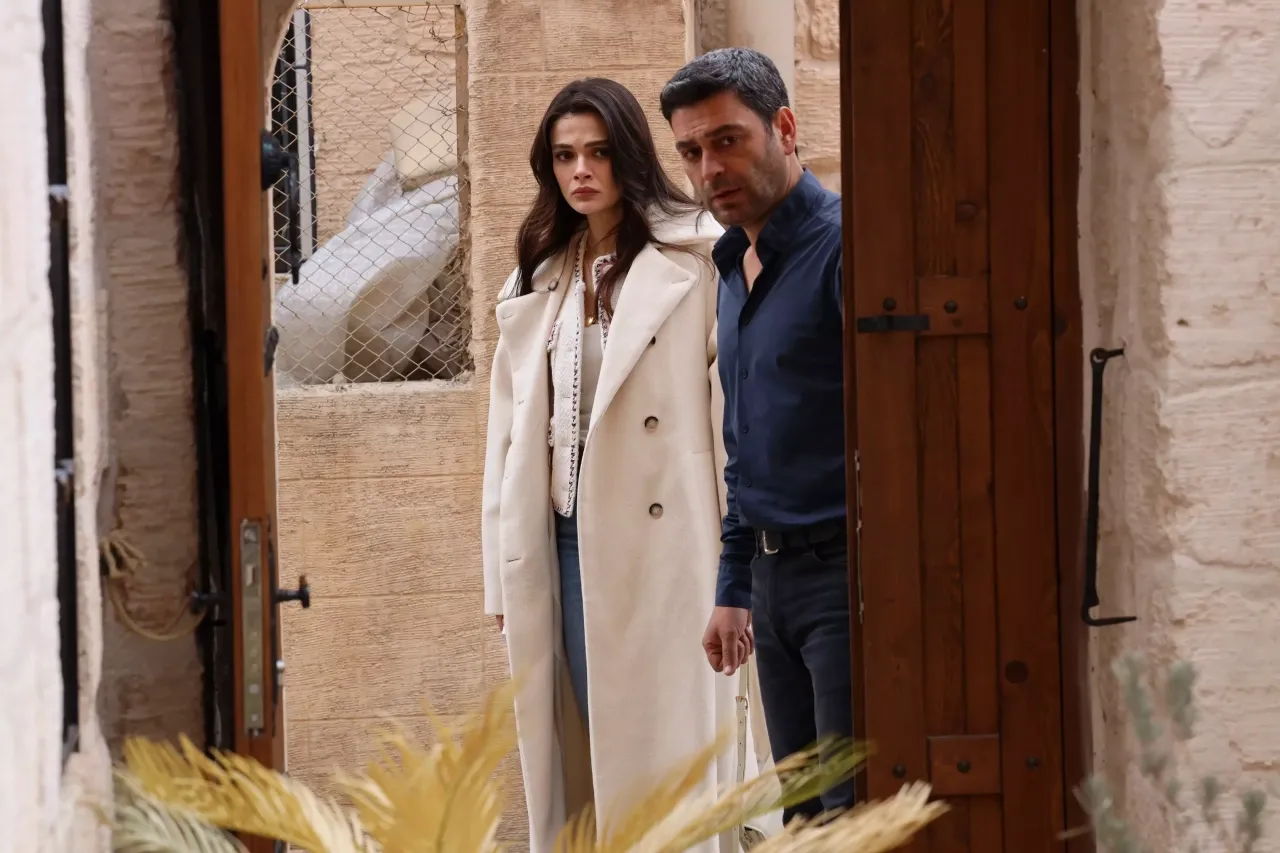 'Uzak Şehir' bu akşam yine ekranları sallayacak