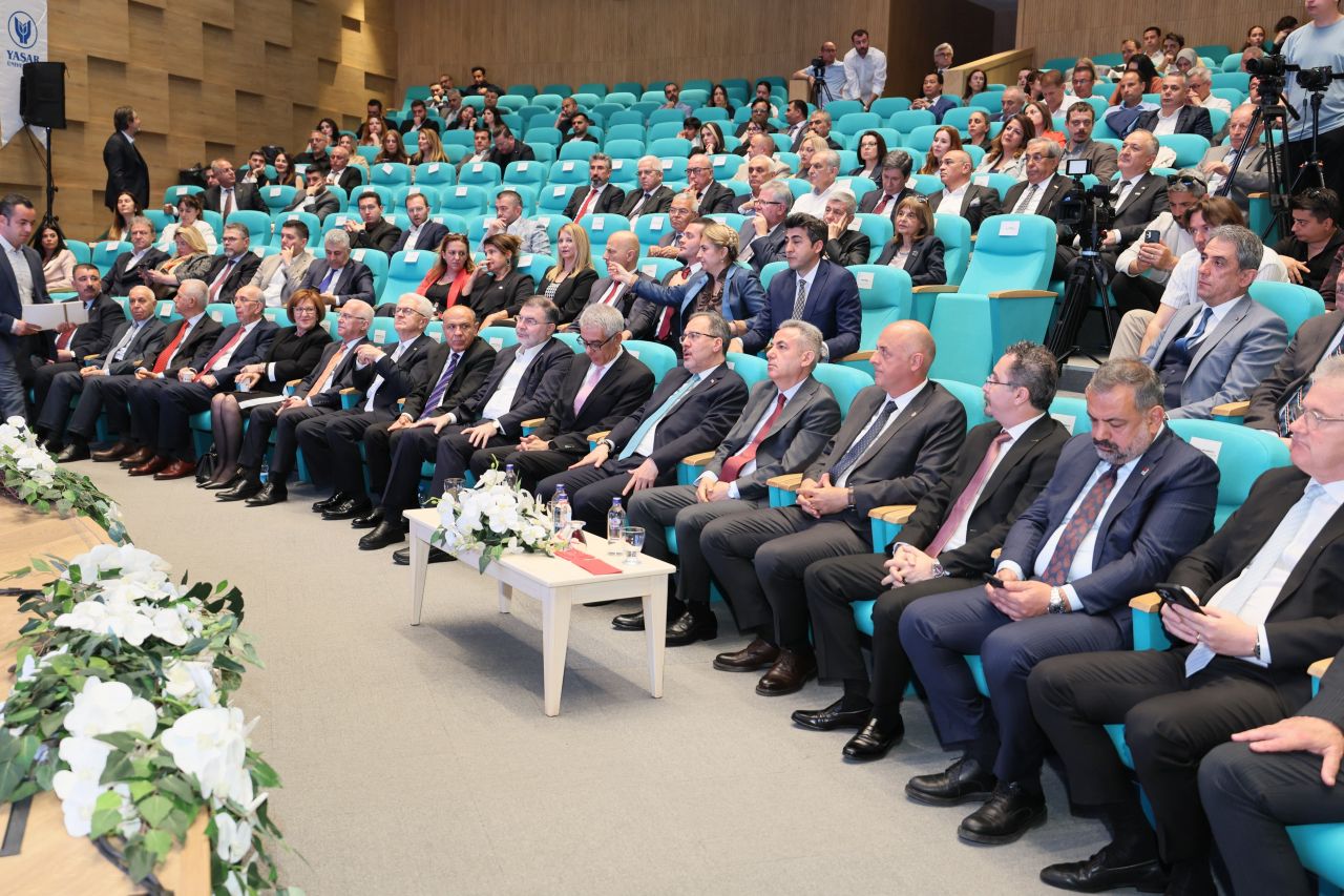 AK Partili Kasapoğlu: 'İzmir üreten bir şehir, bir dünya markası'