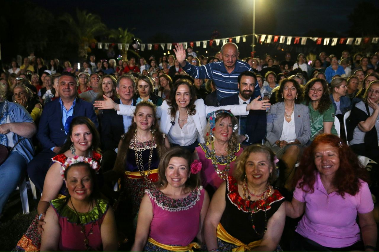 Binlerce Karşıyakalı Hıdrellez Şenliği ile baharın gelişini kutladı