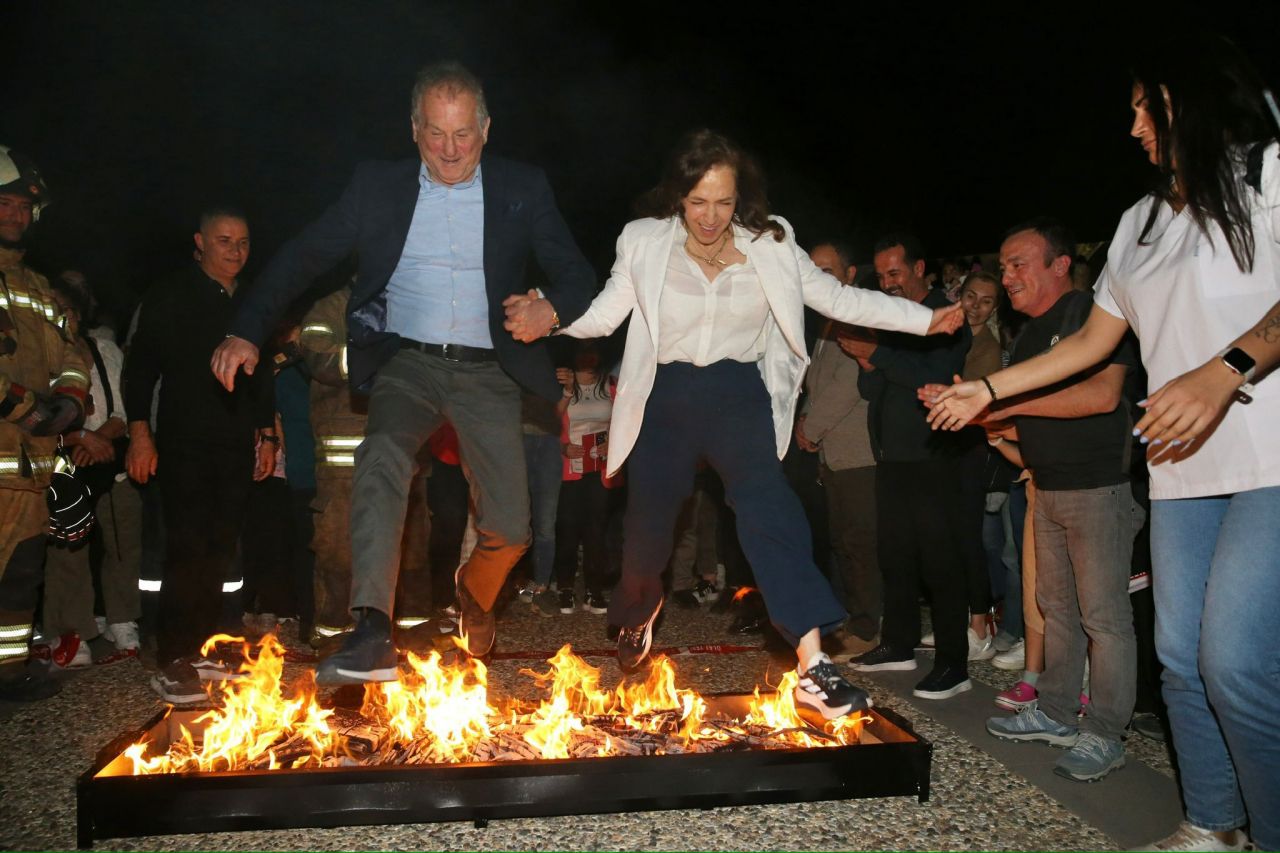 Binlerce Karşıyakalı Hıdrellez Şenliği ile baharın gelişini kutladı