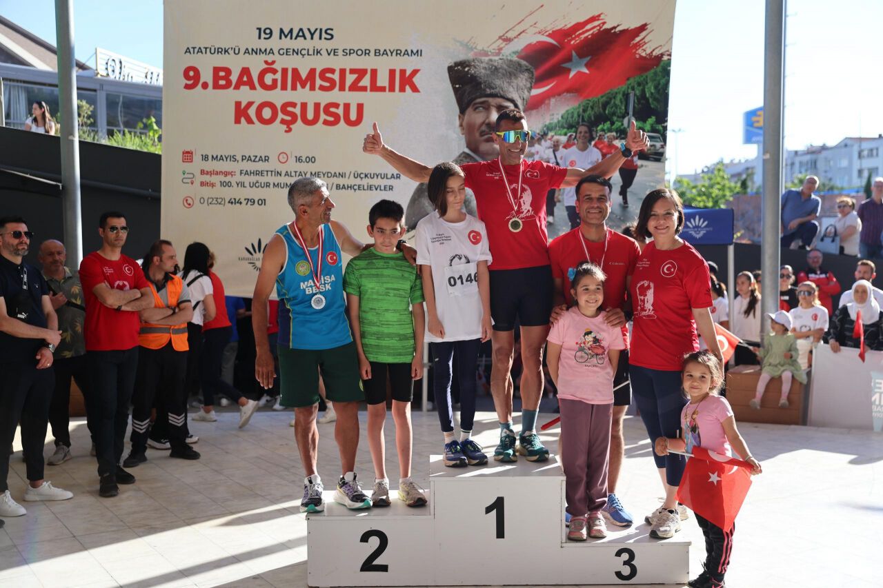 Karabağlar'da 715 kişi aynı anda koştu!