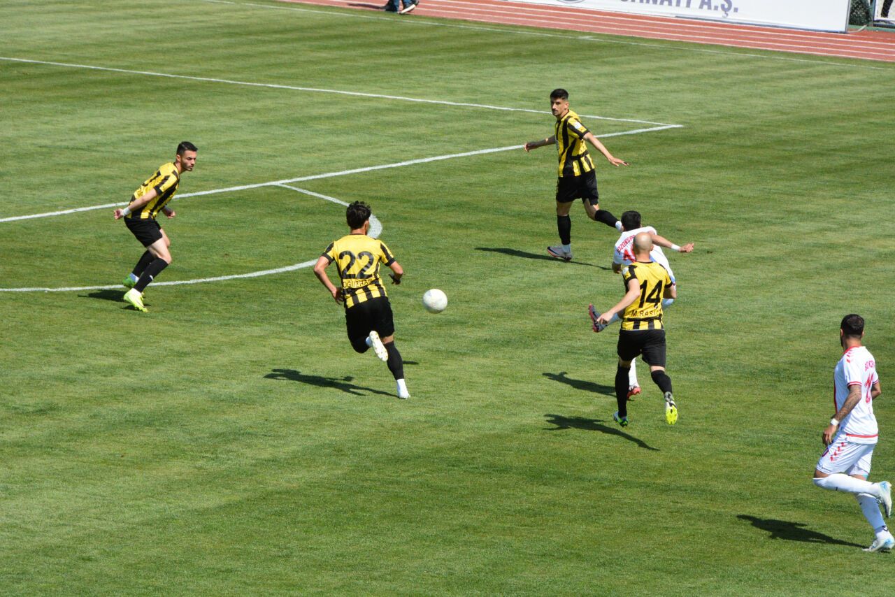 Aliağa FK, Yozgat Bozokspor'u farklı mağlup etti: 5-2