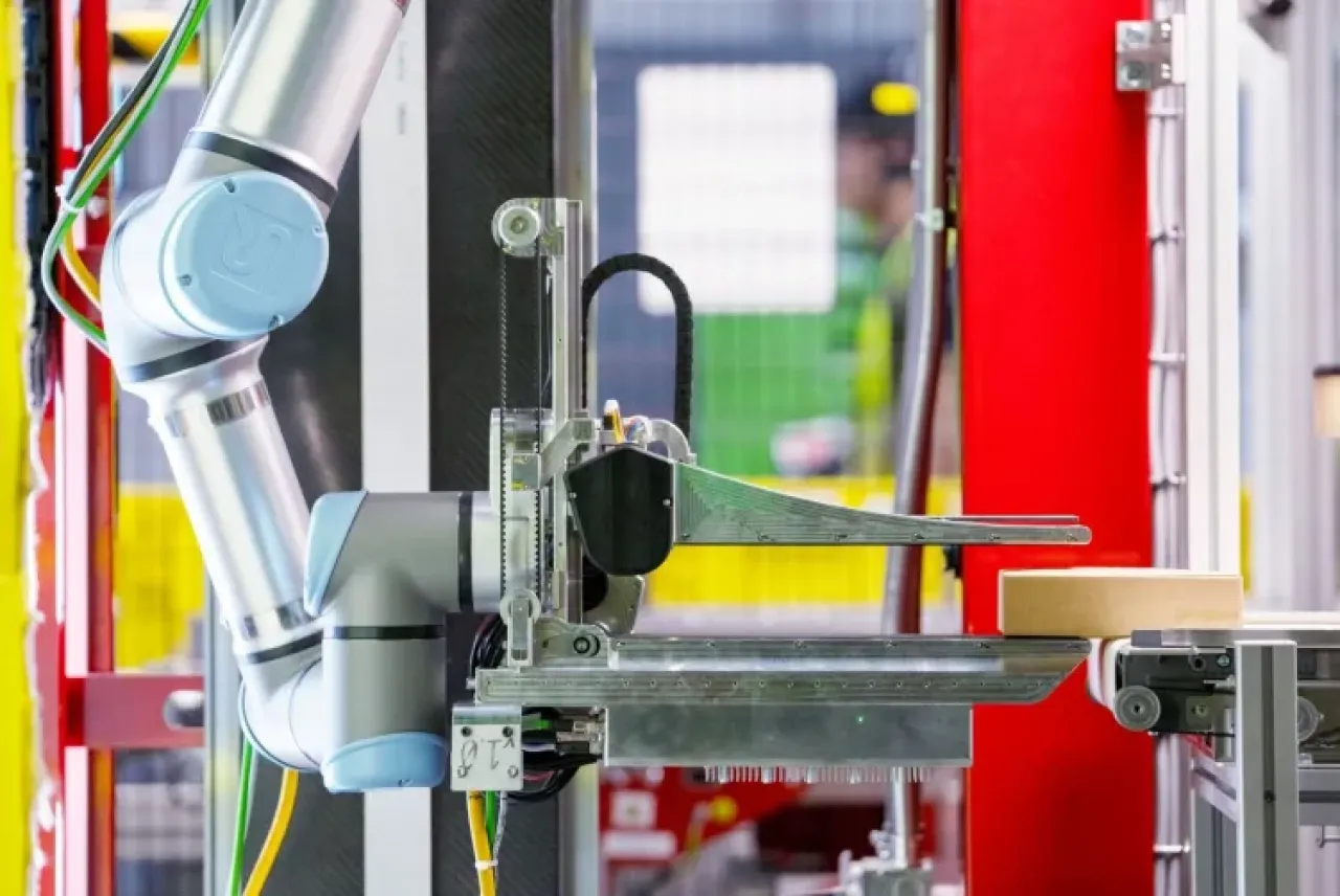 Amazon'un hisseden robotu Vulcan depolara girdi: İnsan gücünün yerine geçecek mi?