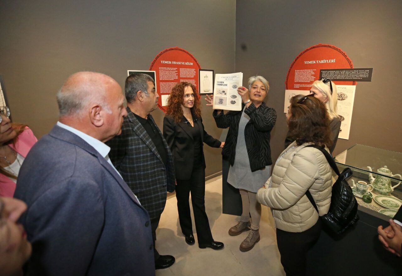 'Zübeyde Hanım'ın Mutfağı' sergisi Karşıyaka'da tarihe yolculuk yaptırıyor!