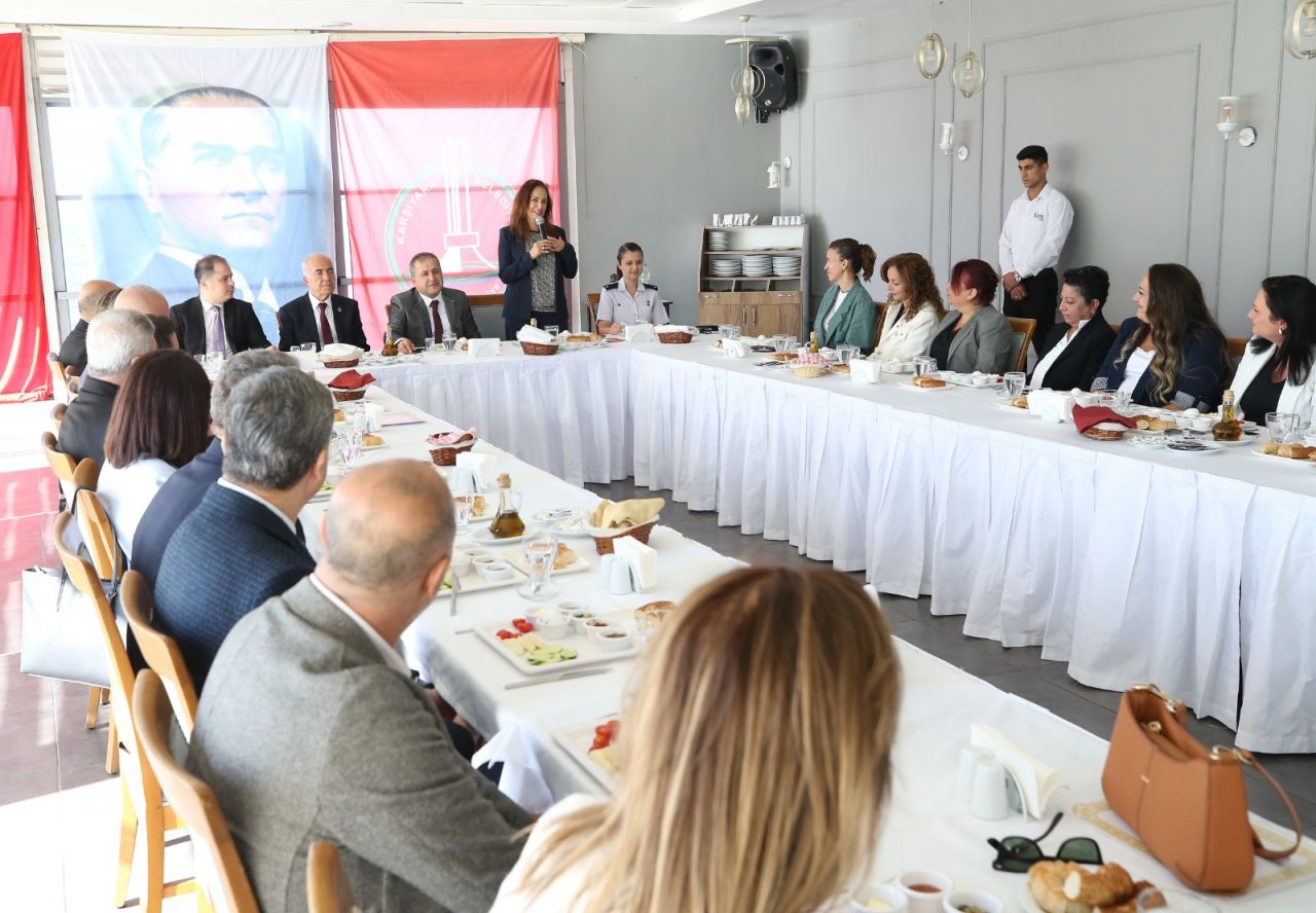 İzmir Karşıyaka'da ortak hedef: El ele