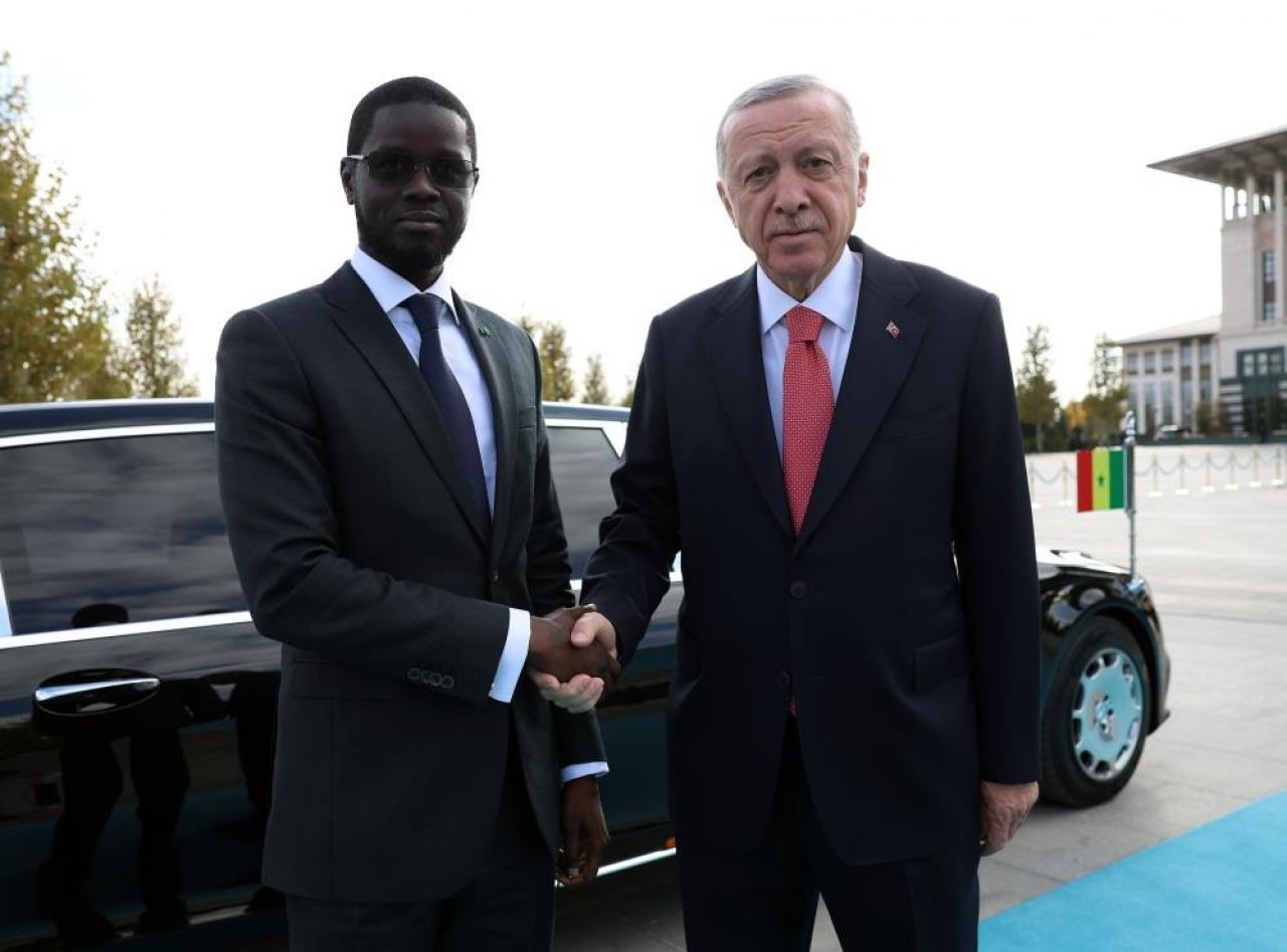 Cumhurbaşkanı Erdoğan, mevkidaşı Faye'yi ağırladı