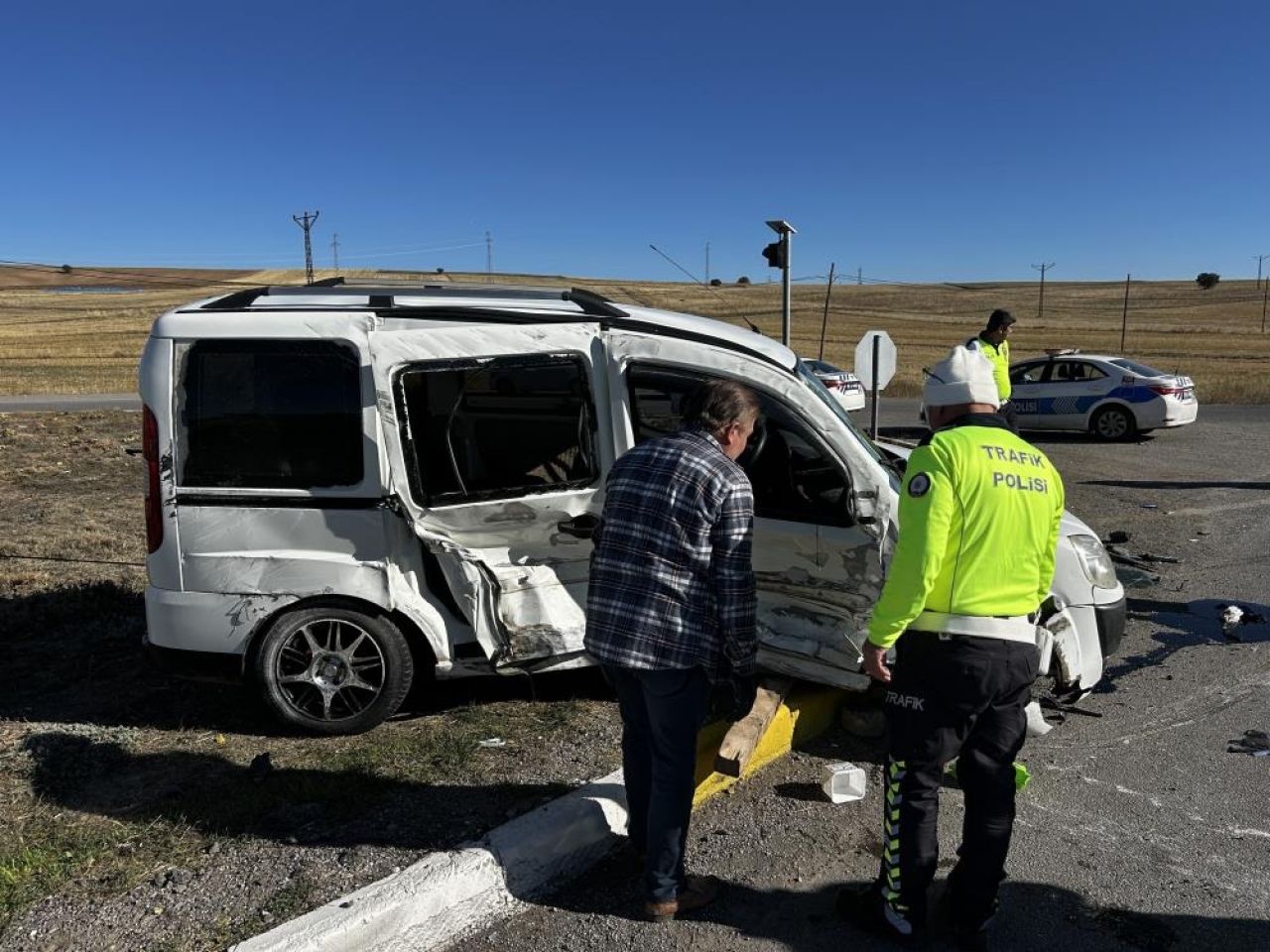 Kavşakta korkunç kaza: Çok sayıda yaralı var
