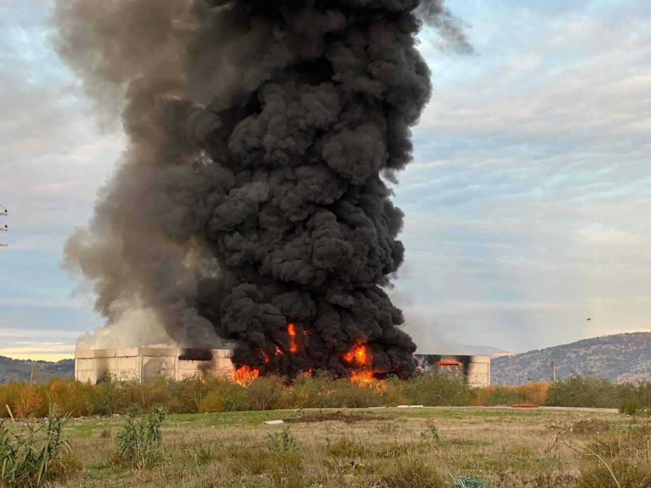 Kaymakam Çağlar'dan açıklama: Selçuk'taki fabrika yangınında can kaybı var mı?