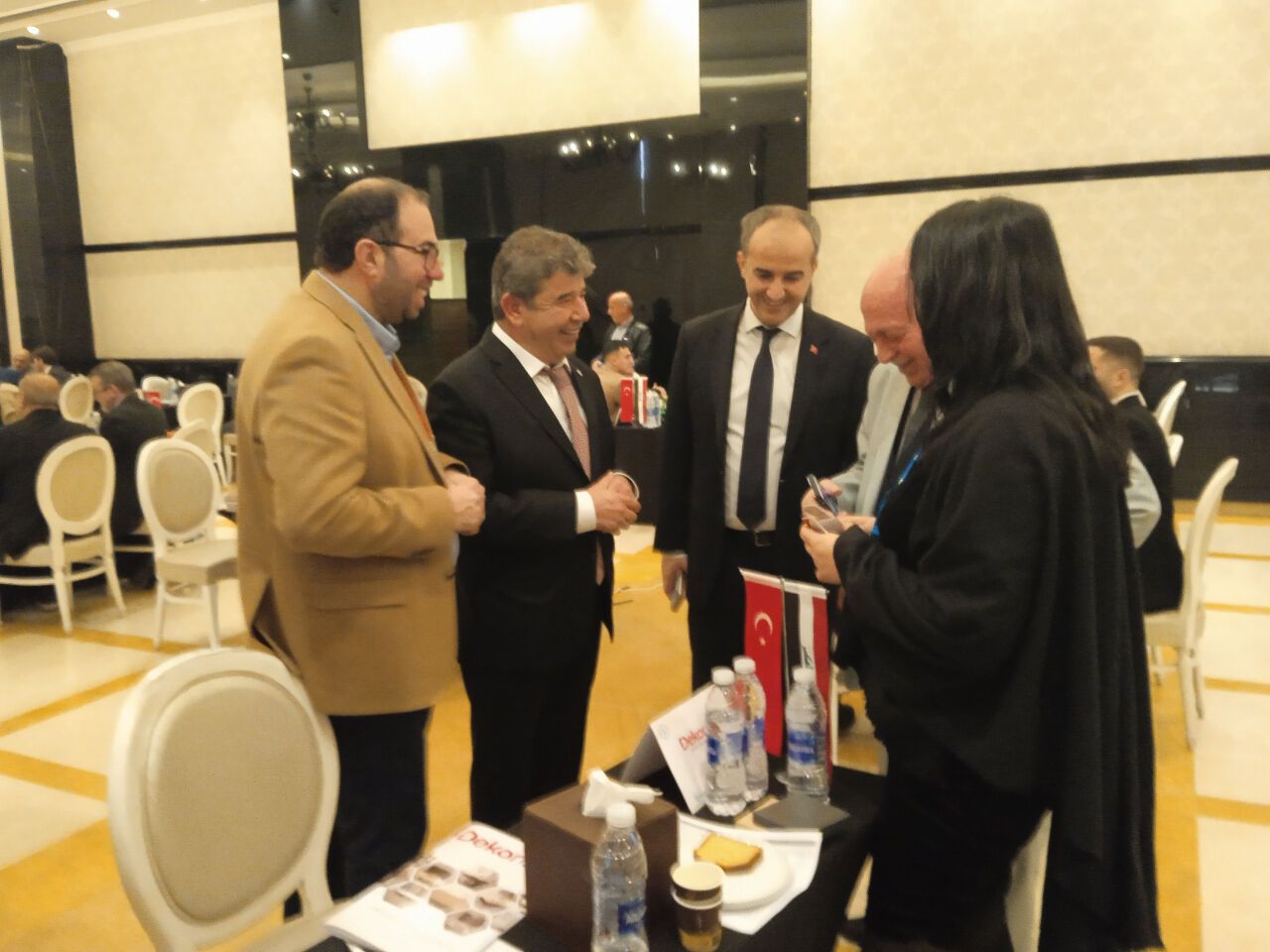 Mobilyacılar Irak'tan ihracat bağlantılarıyla döndü