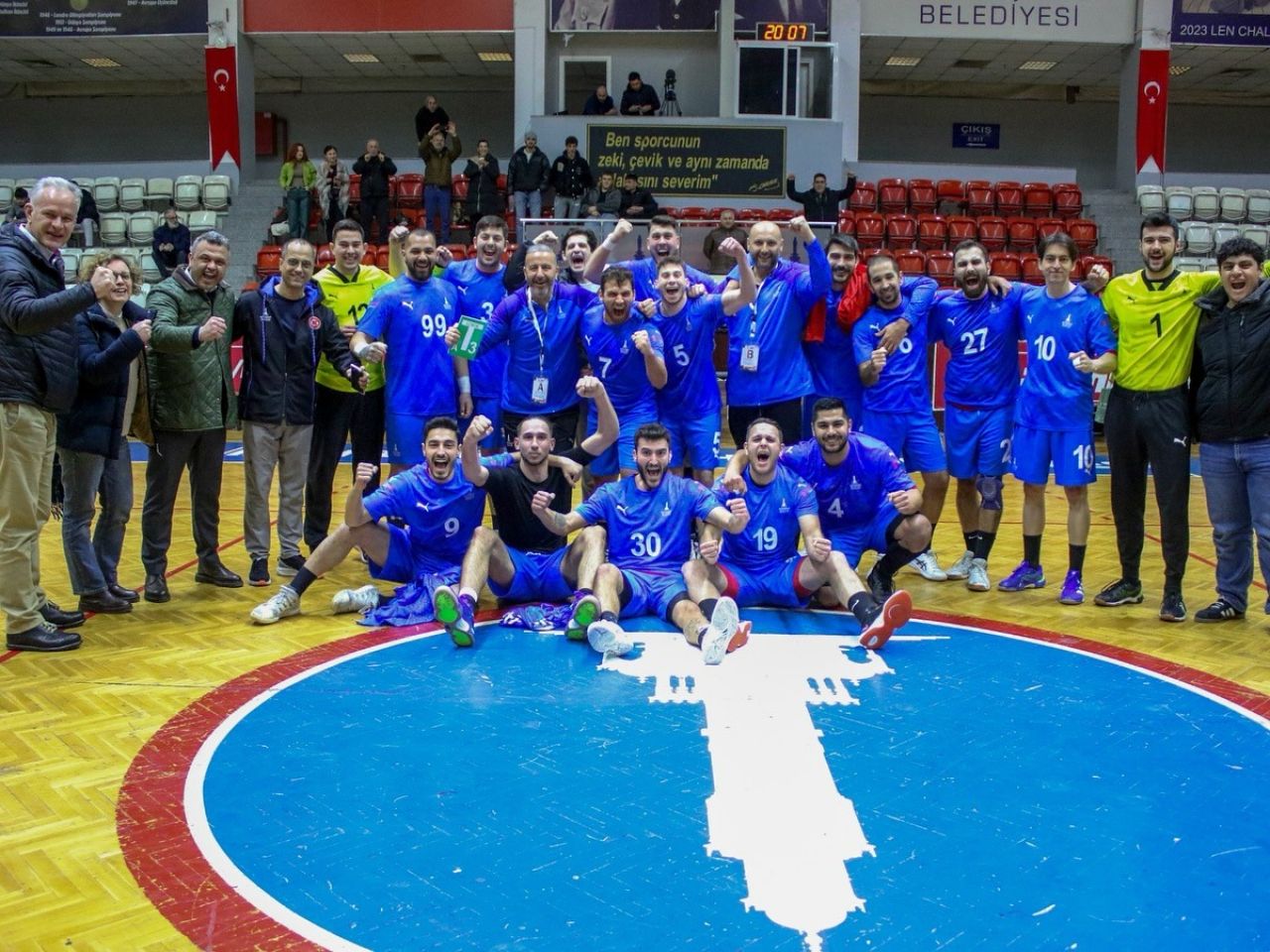 İzmir Büyükşehir madalya peşinde