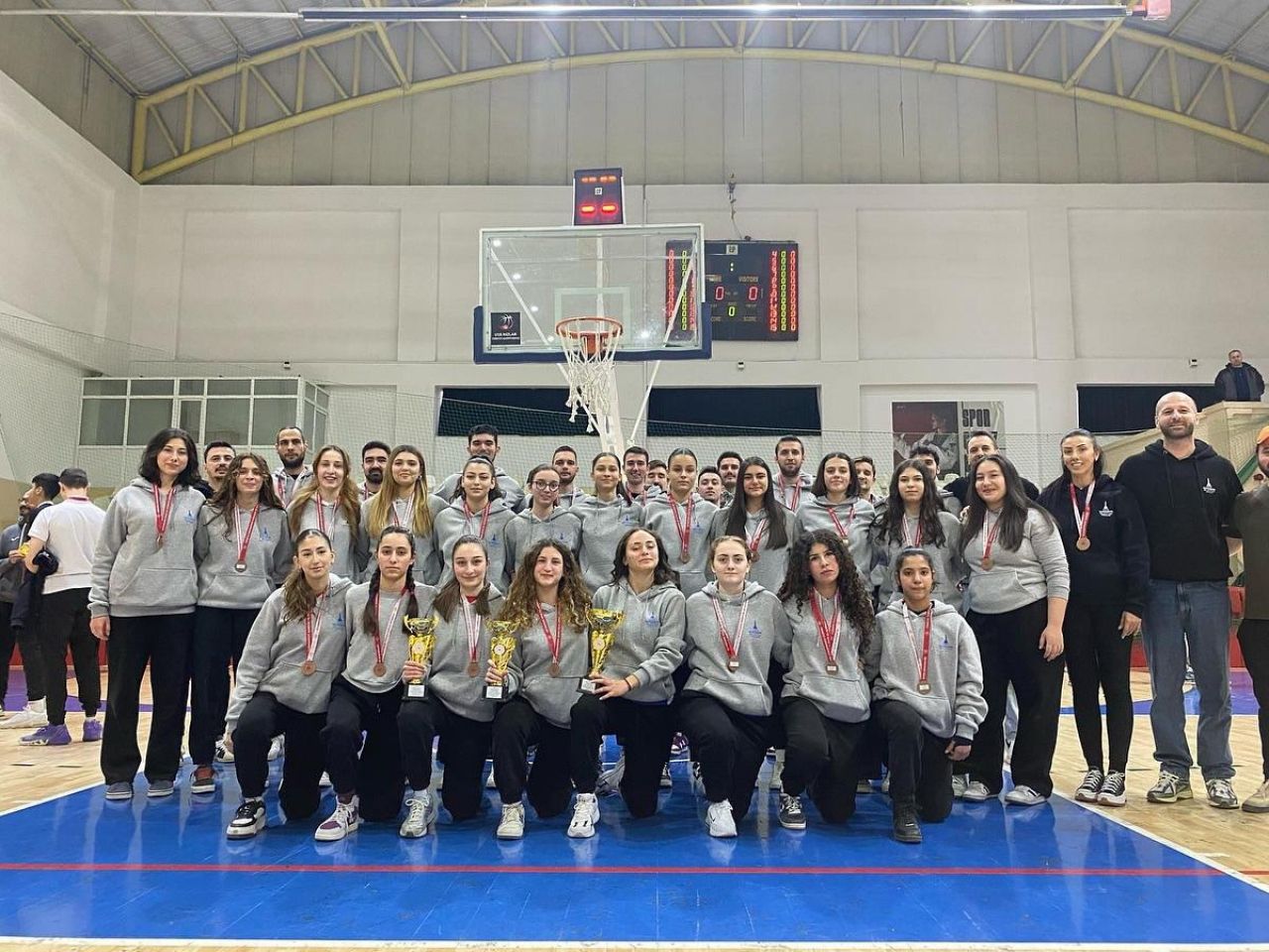 Buzda, parkede, minderde! İzmir sporcuları madalya peşinde