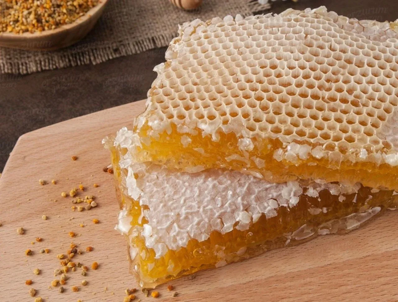 Rüyada petek bal görmek: Yeni bir başlangıç mı, tehlike mi?