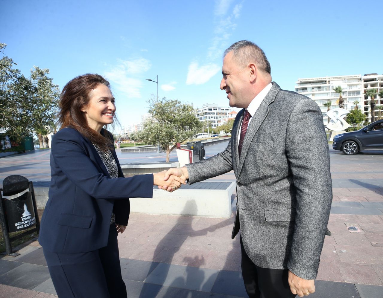 İzmir Karşıyaka'da ortak hedef: El ele