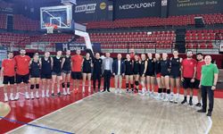 Karşıyaka yönetiminden voleybola ziyaret