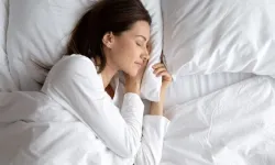 Rüyada cansız birini görmek