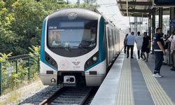 Marmaray’da korkunç olay! Raylara atlayan kişi hayatını kaybetti