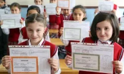 Çocuğu okula gidenler seneye almak zorunda: MEB duyurdu