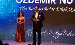 İzmir Şehir Tiyatroları’na anlamlı ödül