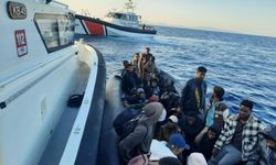 İzmir’in İki ilçesinde göçmen alarmı! Motoru arızalanan botta can pazarı