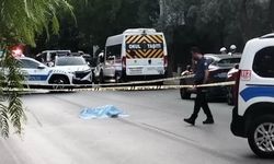 Buca’da trafikte yola yatan kadın feci şekilde can verdi