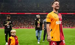 Galatasaray’a duygusal veda: Mertens’in gözleri doldu!