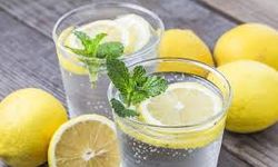 Limonlu su yağ yakar mı? Gerçekler şaşırtıyor!