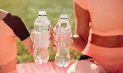 Bu hata sağlığınızı bozabilir: Plastik şişede su içmeyin