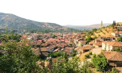 Ege’de ne denizi ne kalabalığı var! Bu dağ köyü göreni kendine aşık ediyor