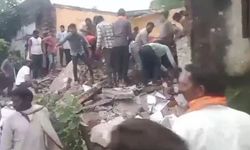 Okulda çatı çöktü: Ölü ve yaralı öğrenciler var