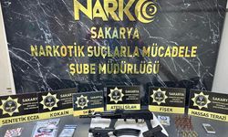 Polisten zehir tacirlerine darbe: Cephanelik ele geçirildi