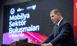 Başkan Tugay: Mobilya sektöründe geride kalmak rahatsız edici