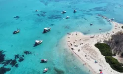 Phuket ya da Maldivler değil, İzmir’in kıyısında adeta bir doğa mucizesi…