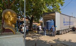 Yangından kurtulan fidanlara İzmir Büyükşehir’den can suyu