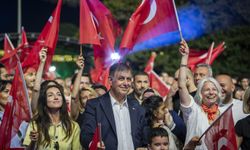 İzmir’de 30 Ağustos coşkusu Çim konserleriyle zirveye çıktı