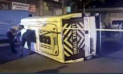 Feci kaza! Servis minibüsü ve otomobil çarpıştı: Yaralılar var