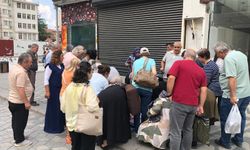 Seyyar satıcısının önünde heyecan dolu yarış!