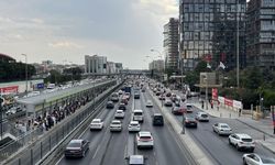 Eve dönmek isteyenler dikkat: Trafik yine kitlendi