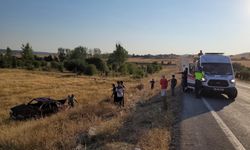 Trafikte korkunç anlar: Taklalar atarak uçtu!