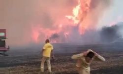 Nefes kesen mücadele: Ekipler rüzgar ve alevlerin arasında