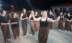 Şalvarlar geceyi aydınlattı: İşte o renkli anlar!